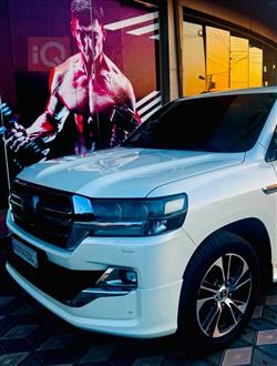 تۆیۆتا لاند کروزەر